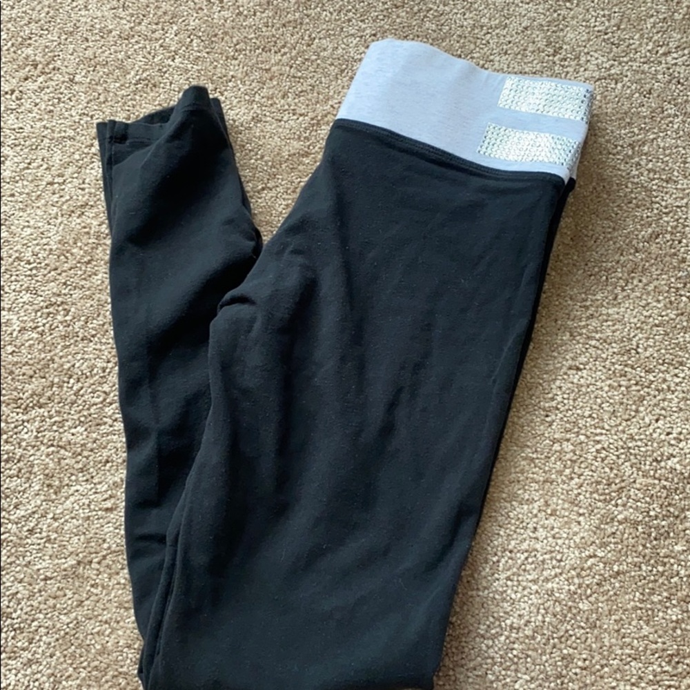 Skinny legged Victoria’s Secret PINK yoga pants